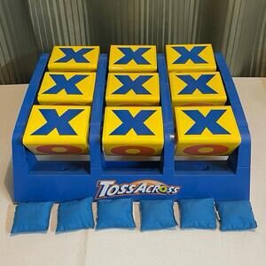 Mattel Games Toss Across Game, Beanbag Tic Tac Toe for 2 to 4 Players